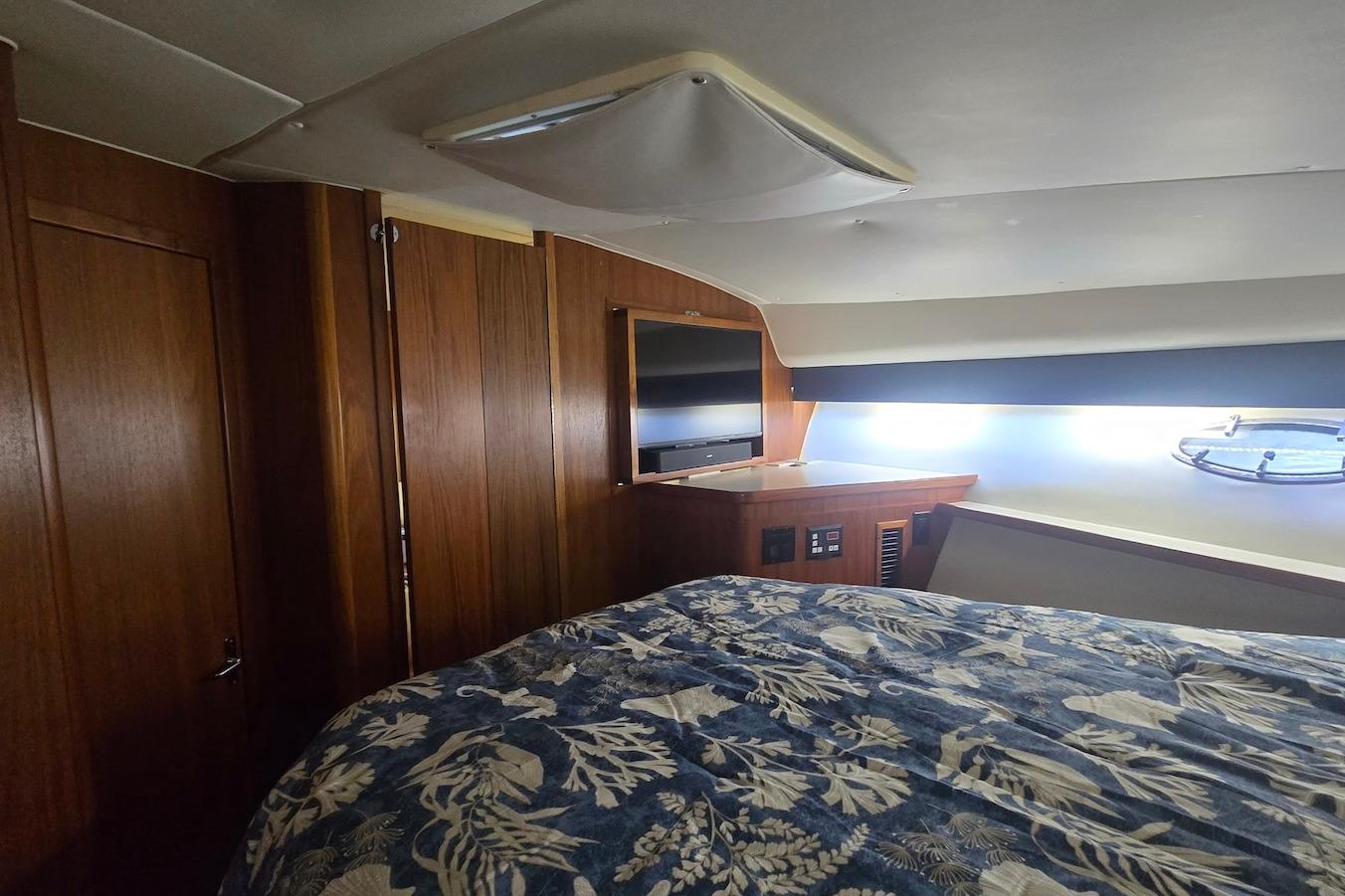 M 10398 BW Knot 10 Yacht Sales M 10398 BW Knot 10 Yacht Sales