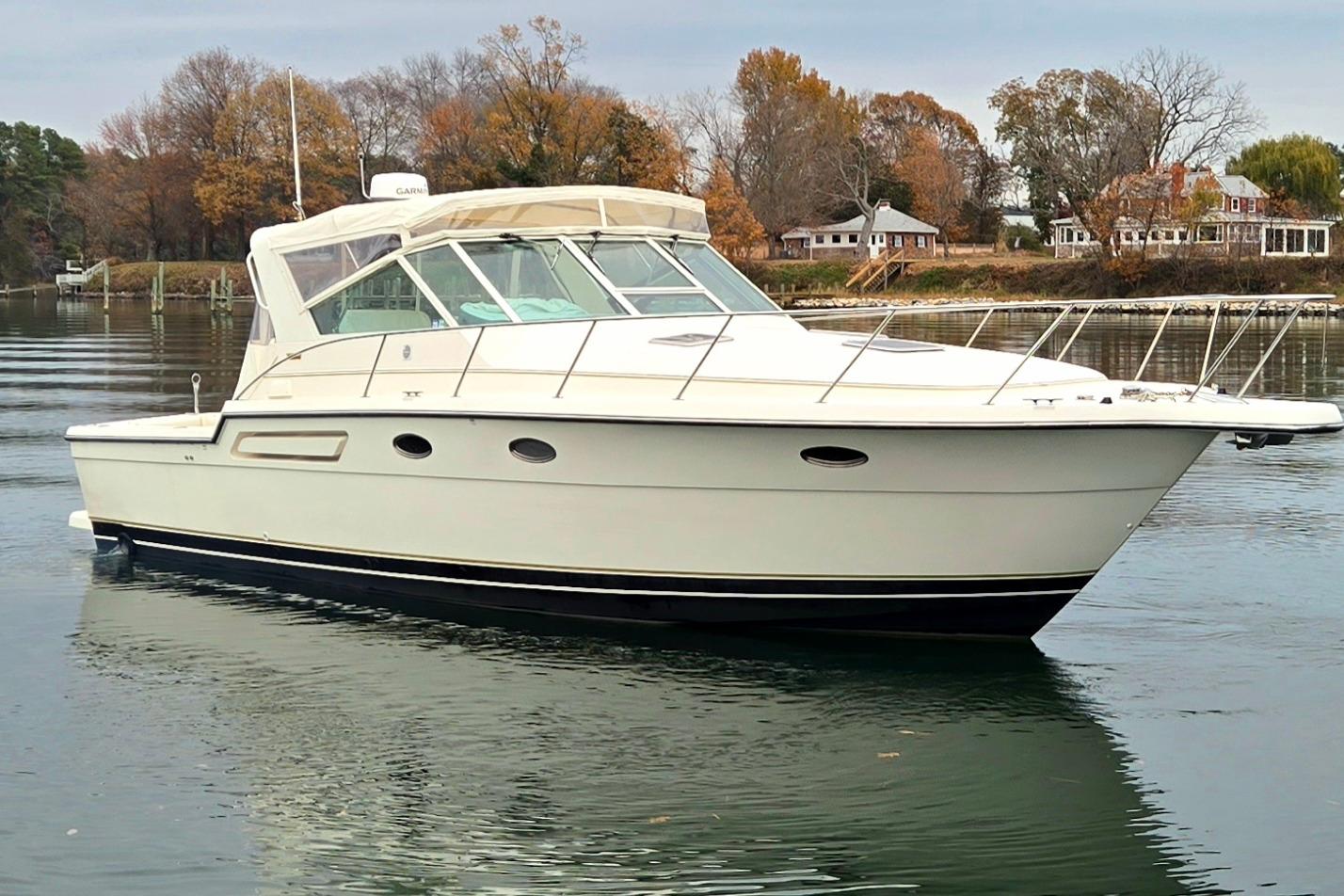 M 10398 BW Knot 10 Yacht Sales