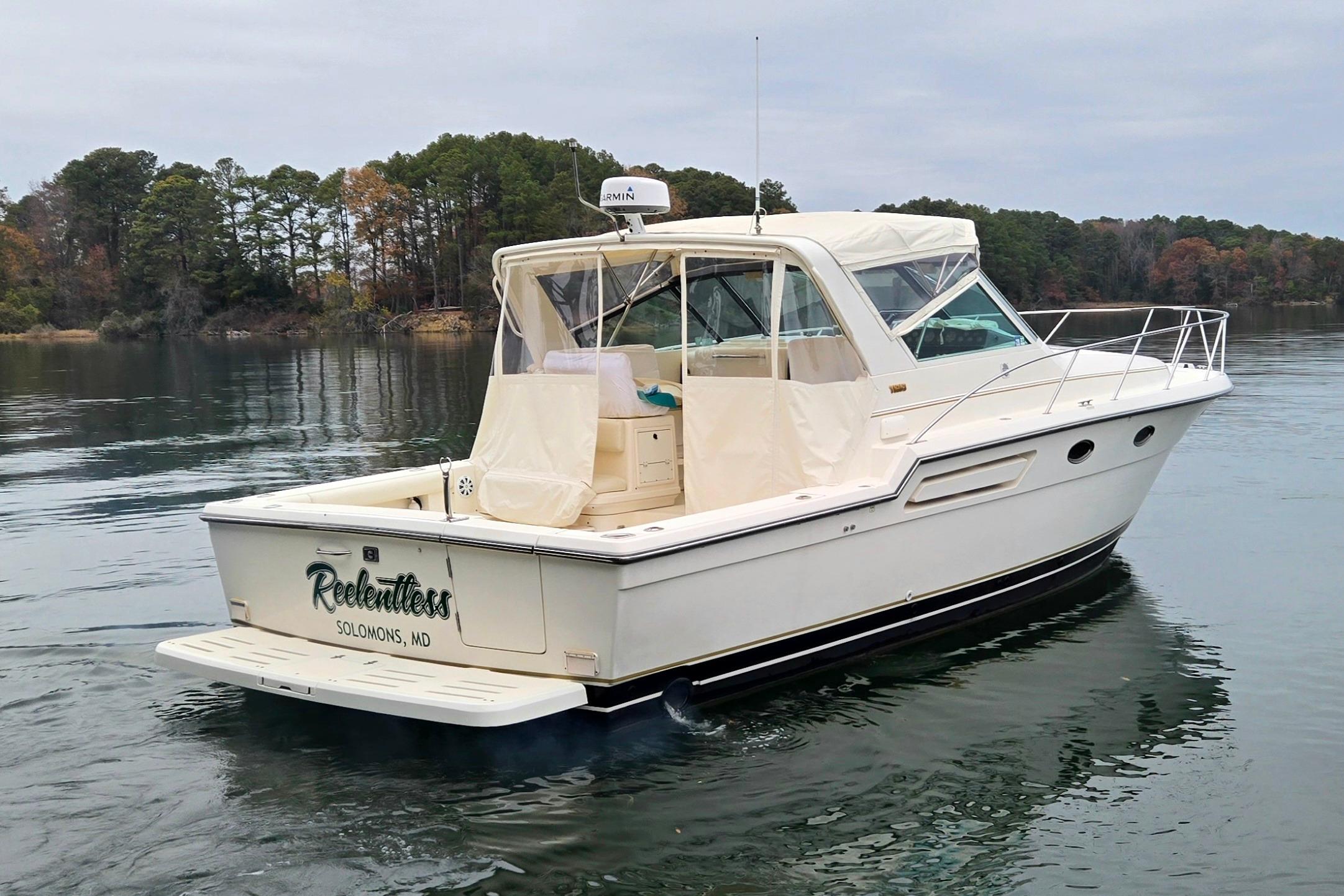 M 10398 BW Knot 10 Yacht Sales