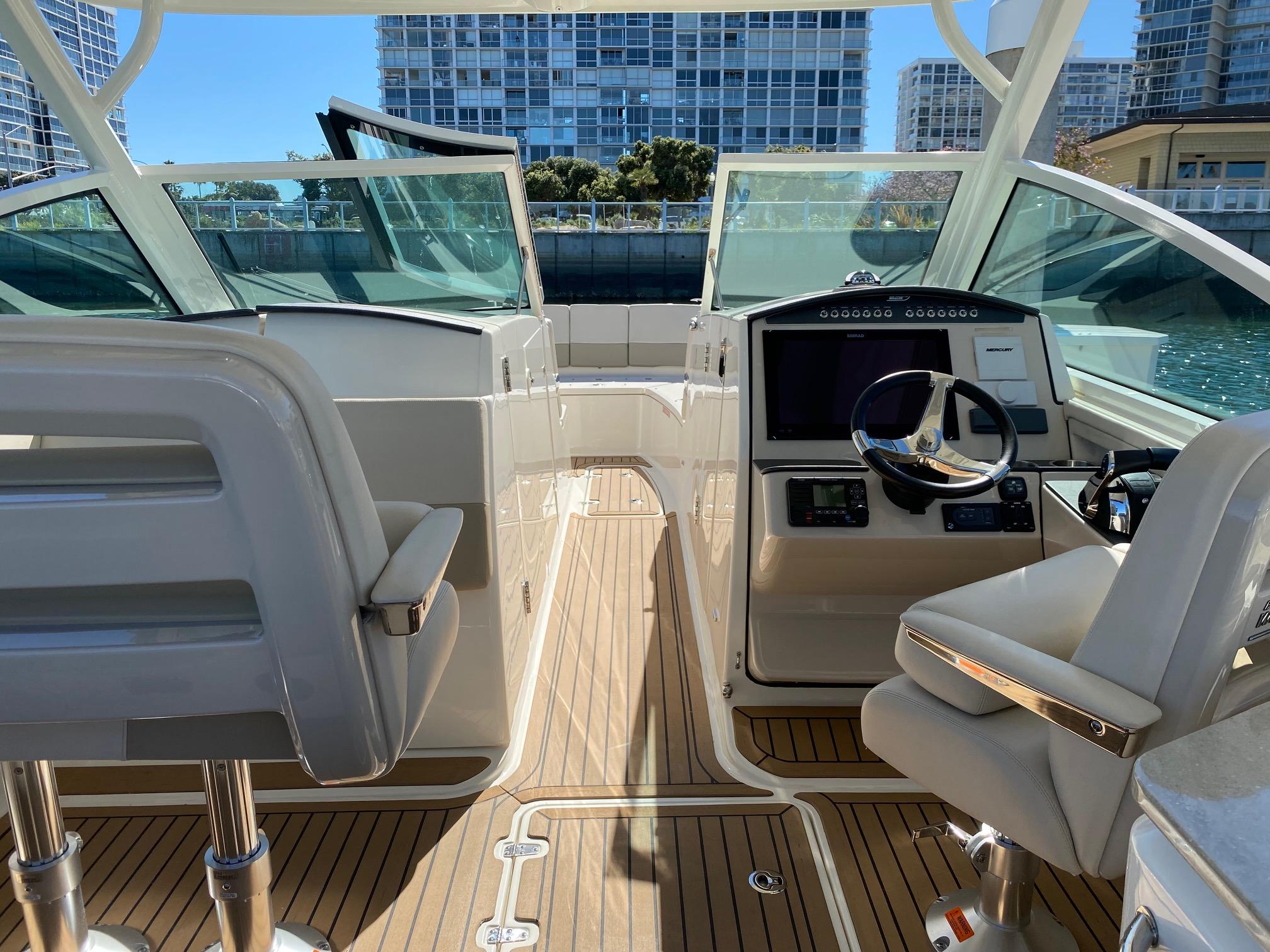 2019 Boston Whaler 320 Vantage #TBJM2108B inventory image at Sun Country Marine Group, Newport Beach