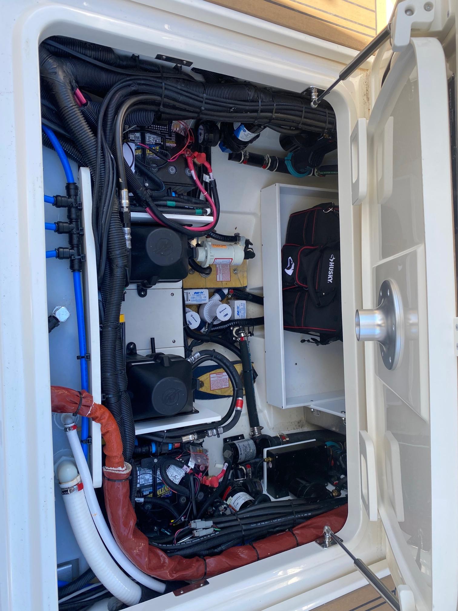 2019 Boston Whaler 320 Vantage #TBJM2108B inventory image at Sun Country Marine Group, Newport Beach