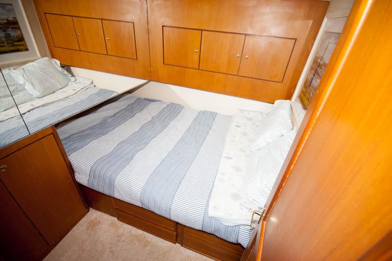 RI 9310 RF Knot 10 Yacht Sales