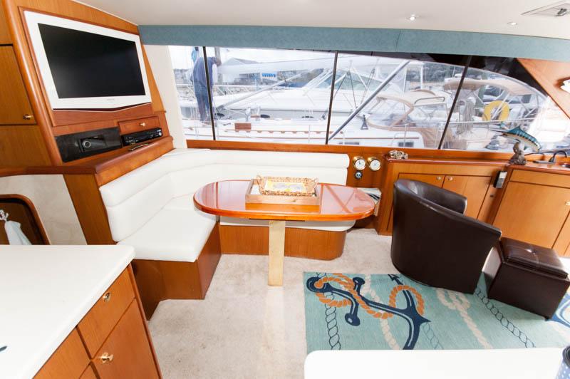 RI 9310 RF Knot 10 Yacht Sales