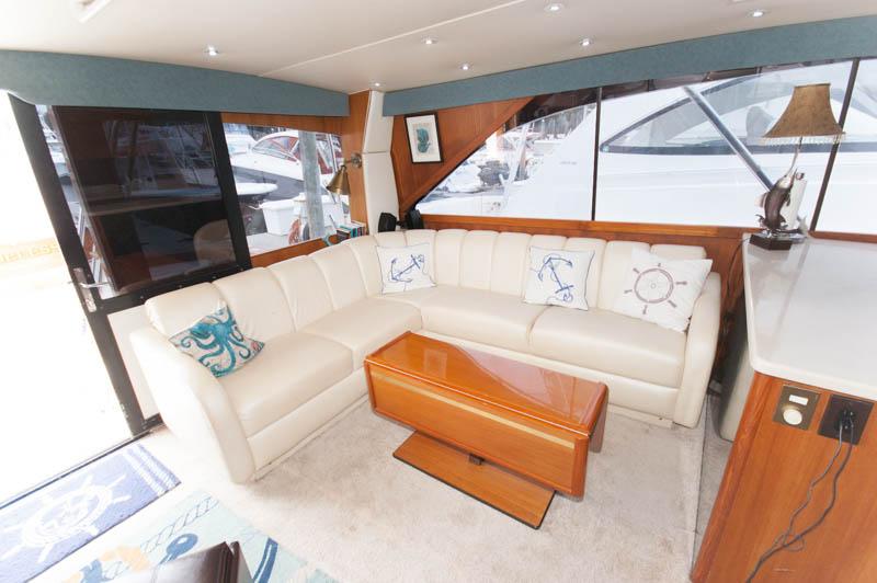 RI 9310 RF Knot 10 Yacht Sales
