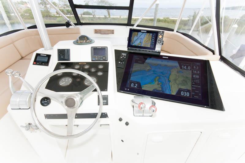 RI 9310 RF Knot 10 Yacht Sales
