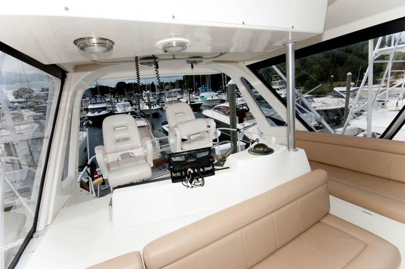 RI 9310 RF Knot 10 Yacht Sales