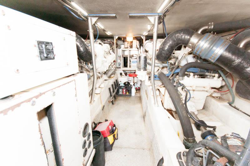 RI 9310 RF Knot 10 Yacht Sales