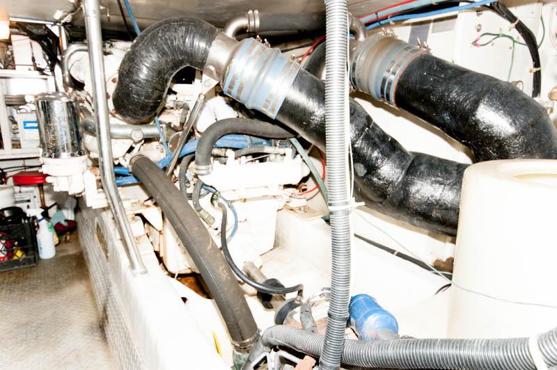 RI 9310 RF Knot 10 Yacht Sales