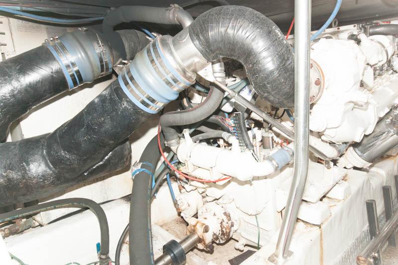 RI 9310 RF Knot 10 Yacht Sales
