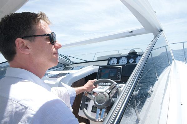 2020 Sealine S330