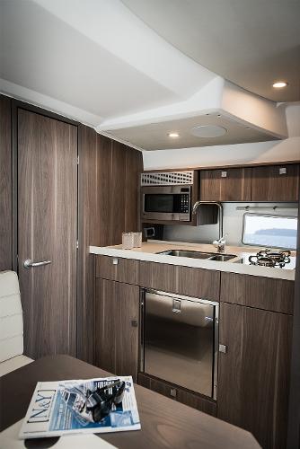 2020 Sealine S330