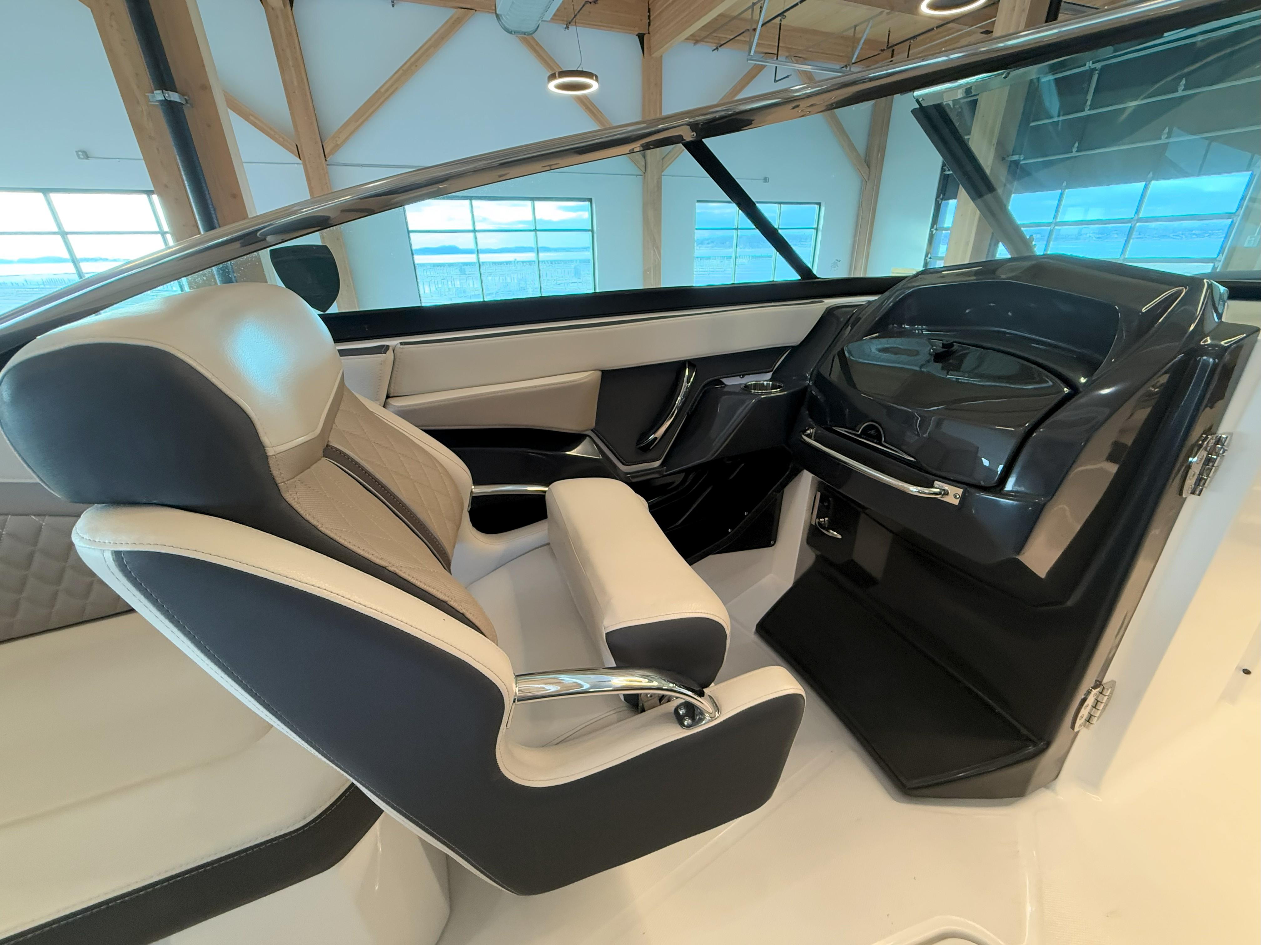 2023-monterey-275-super-sport-power-9659620-20250207182457261-1_XLARGE