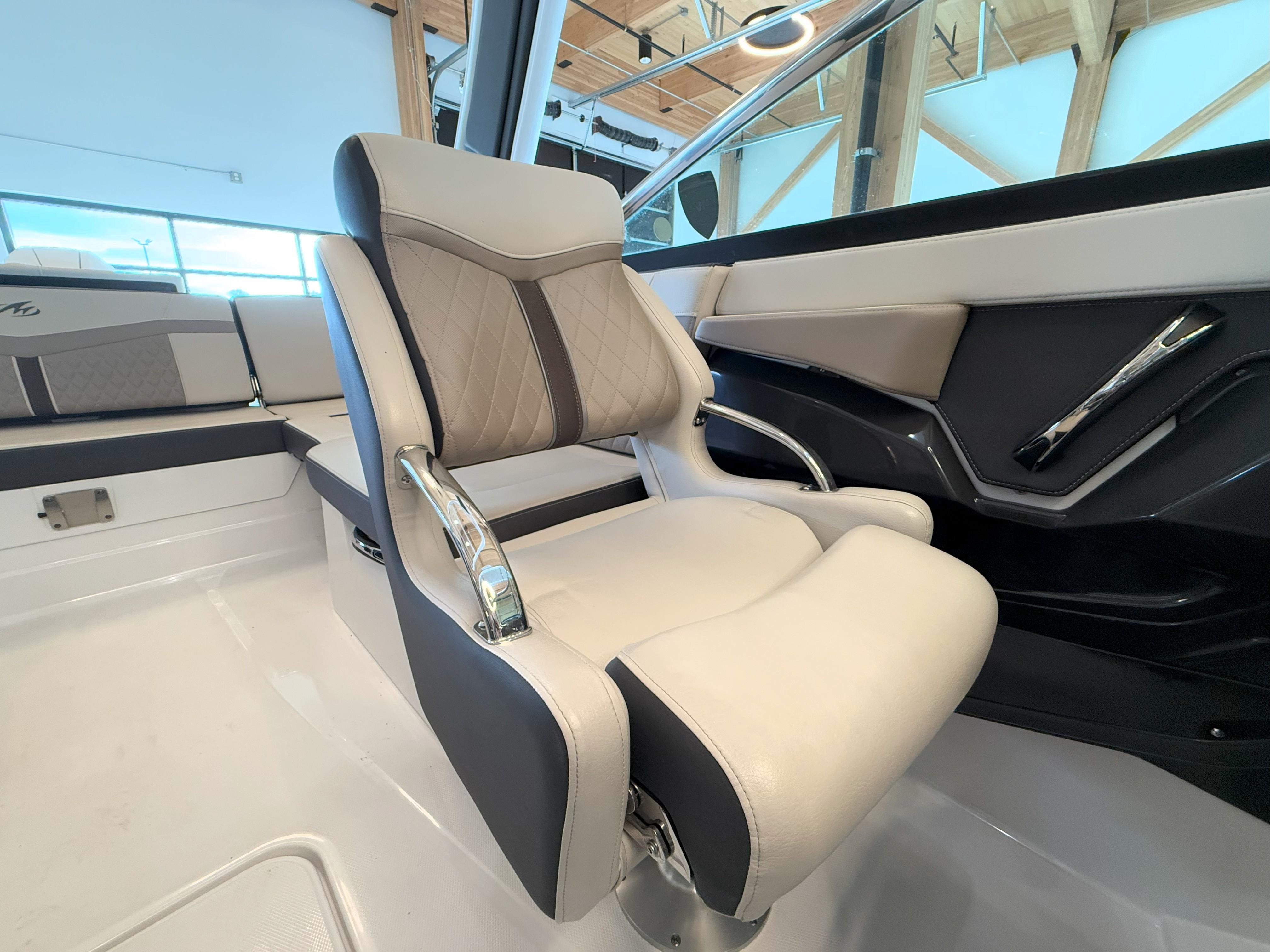 2023-monterey-275-super-sport-power-9659620-20250207182617588-1_XLARGE
