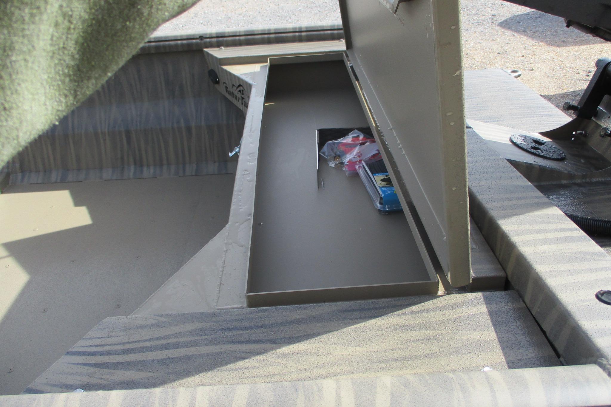 2026 Gator Tail 1754 Extreme-8