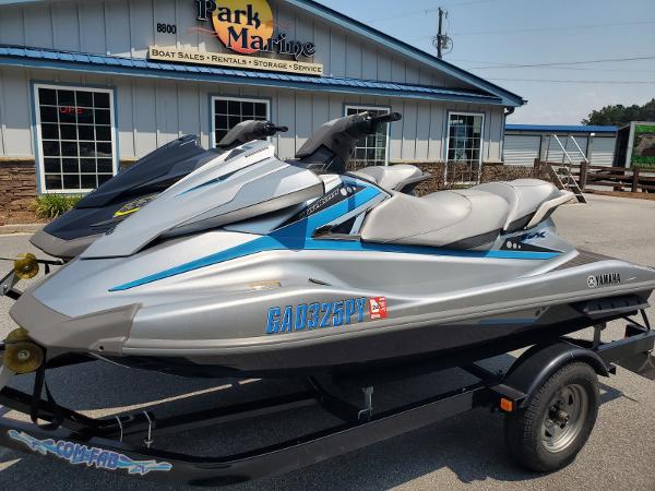 2015 Yamaha boat for sale, model of the boat is VX Deluxe & Image # 1 of 7