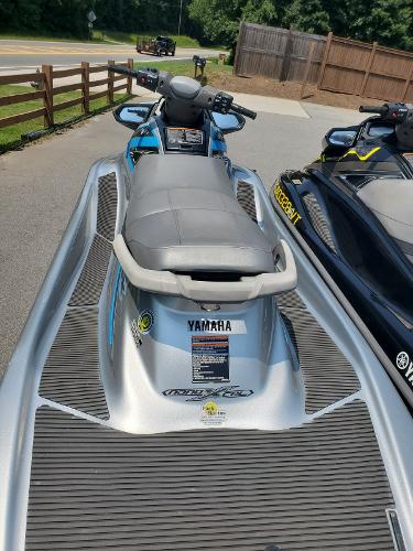 2015 Yamaha boat for sale, model of the boat is VX Deluxe & Image # 4 of 7