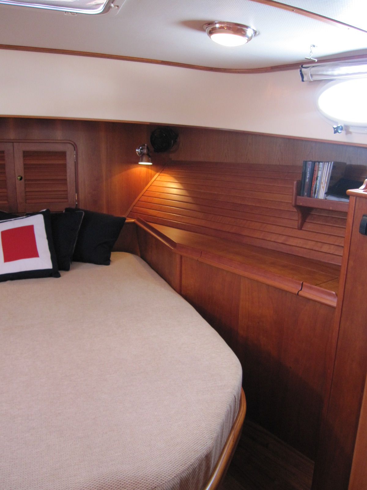 Master Cabin Looking FWD Starboard