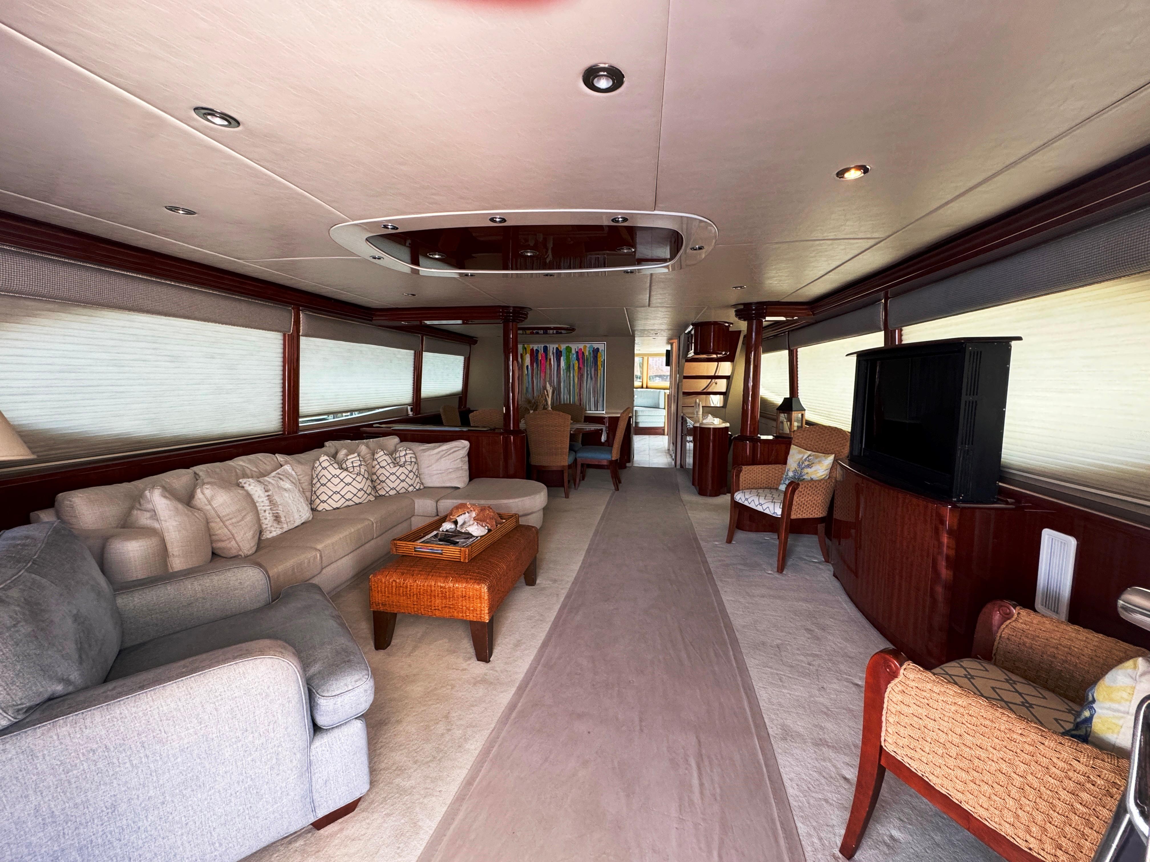 Lazzara-80 Skylounge 2002-Fomo2 FL-US-Luxurious interior of 2002 Lazzara 80 Skylounge yacht with elegant seating and modern decor.-9749638 | Thumbnail