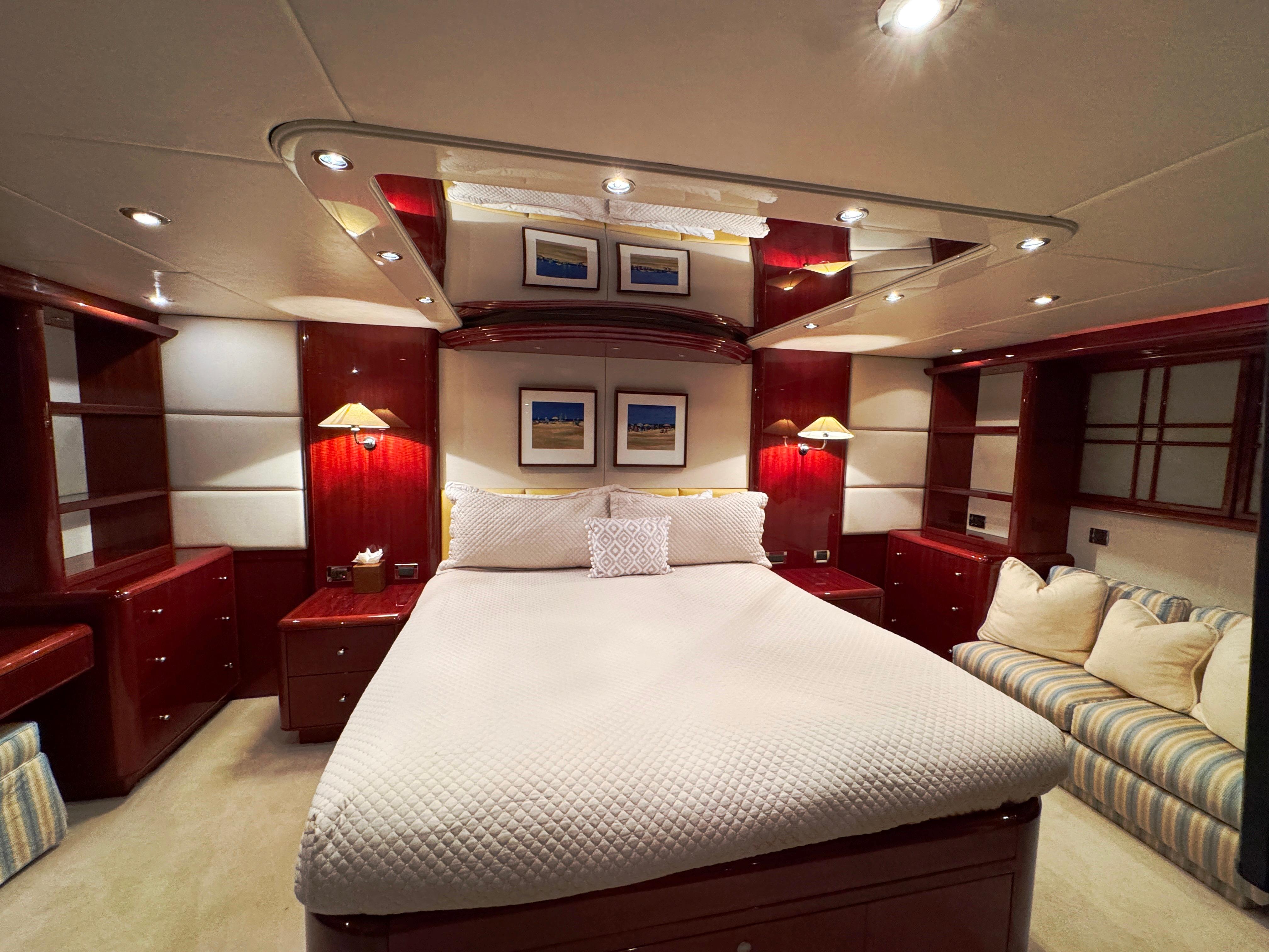Lazzara-80 Skylounge 2002-Fomo2 FL-US-Luxurious bedroom interior of 2002 Lazzara 80 Skylounge yacht with elegant wood finishes.-9749638 | Thumbnail