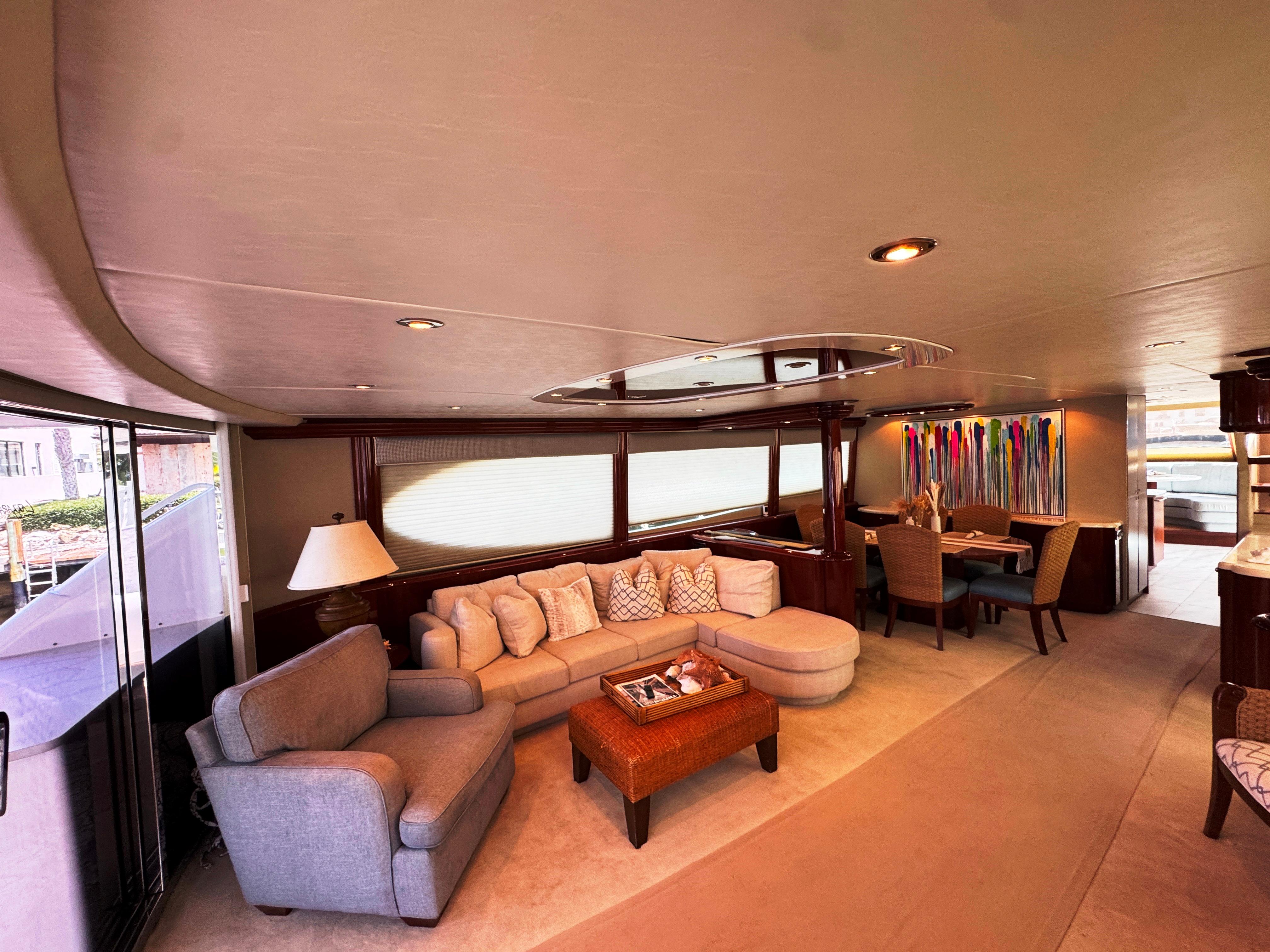 Lazzara-80 Skylounge 2002-Fomo2 FL-US-Luxurious interior of 2002 Lazzara 80 Skylounge yacht with elegant seating and dining area.-9749638 | Thumbnail