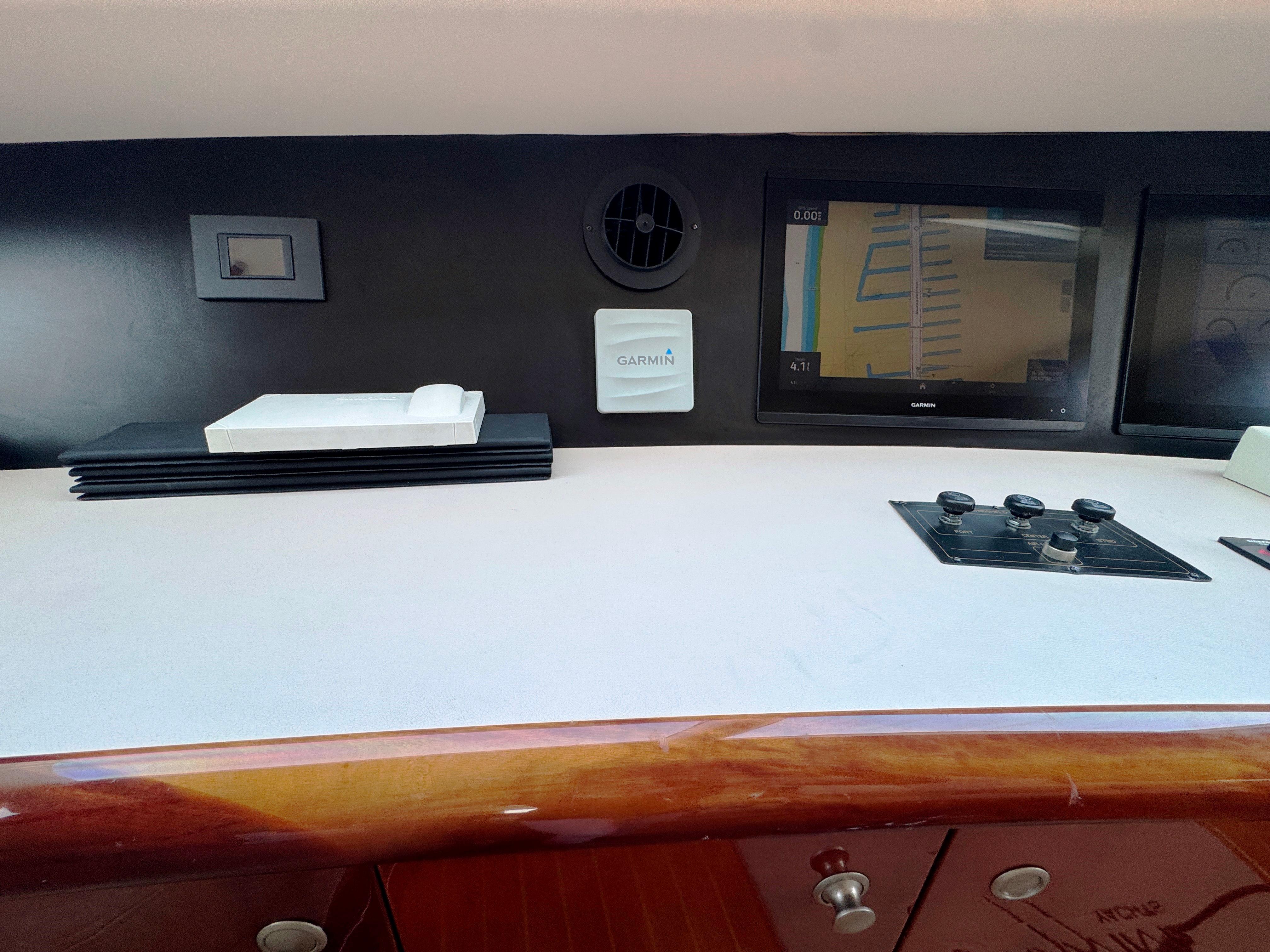 Lazzara-80 Skylounge 2002-Fomo2 FL-US-Control panel of 2002 Lazzara 80 Skylounge yacht with navigation equipment.-9749638 | Thumbnail