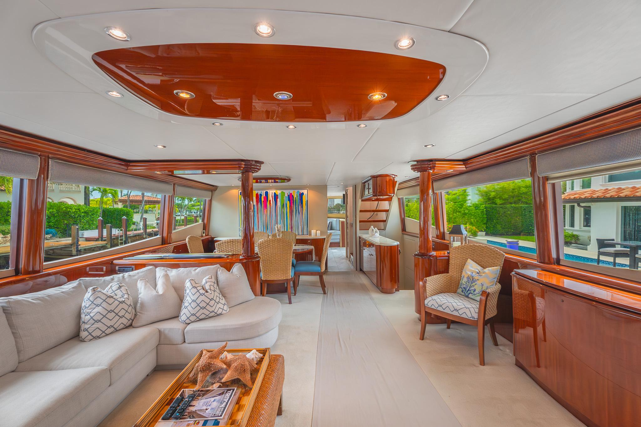 Lazzara-80 Skylounge 2002-Fomo2 FL-US-Luxurious interior of 2002 Lazzara 80 Skylounge yacht with elegant furnishings and large windows.-9749638 | Thumbnail