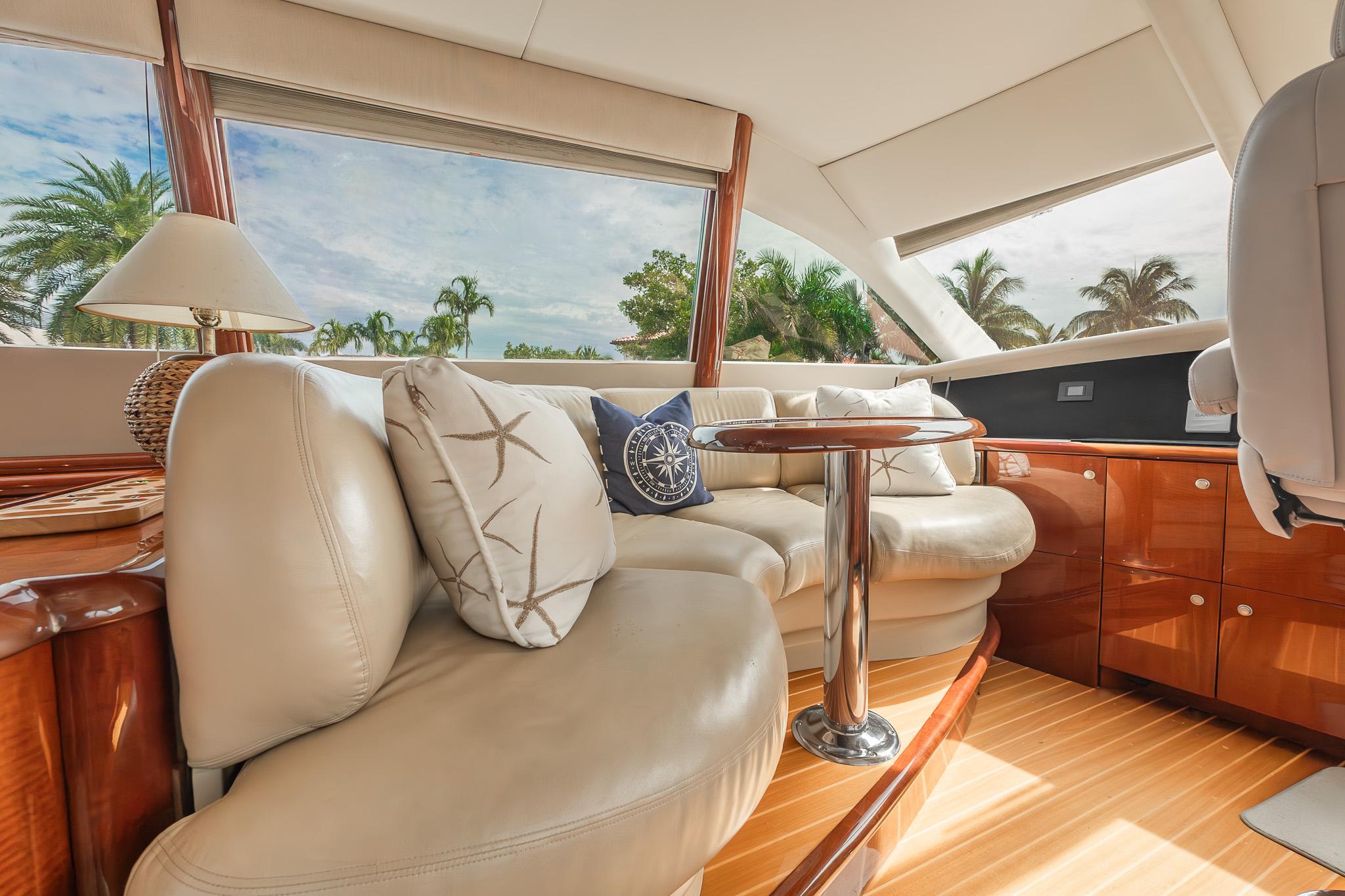 Lazzara-80 Skylounge 2002-Fomo2 FL-US-Luxurious interior of 2002 Lazzara 80 Skylounge yacht with plush seating and elegant decor.-9749638 | Thumbnail