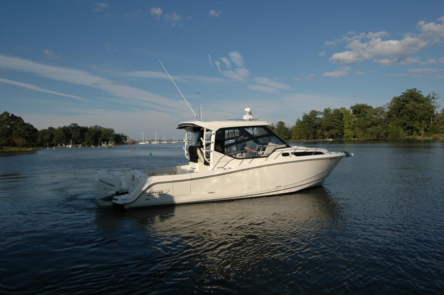 2023 Boston Whaler 325 conquest