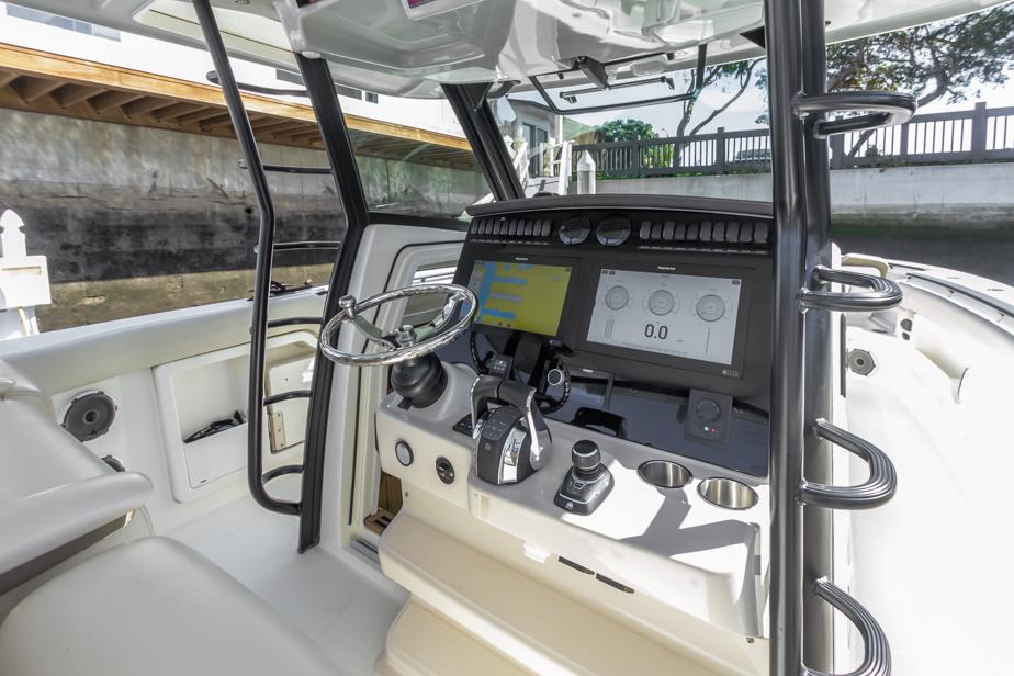 2021 Boston Whaler 380 Outrage #TBMB0552LLC inventory image at Sun Country Marine Group, Newport Beach 2021 Boston Whaler 380 Outrage #TBMB0552LLC inventory image at Sun Country Marine Group, Newport Beach