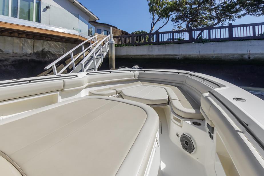 2021 Boston Whaler 380 Outrage #TBMB0552LLC inventory image at Sun Country Marine Group, Newport Beach 2021 Boston Whaler 380 Outrage #TBMB0552LLC inventory image at Sun Country Marine Group, Newport Beach