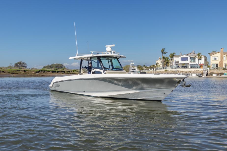 2021 Boston Whaler 380 Outrage #TBMB0552LLC inventory image at Sun Country Marine Group, Newport Beach 2021 Boston Whaler 380 Outrage #TBMB0552LLC inventory image at Sun Country Marine Group, Newport Beach