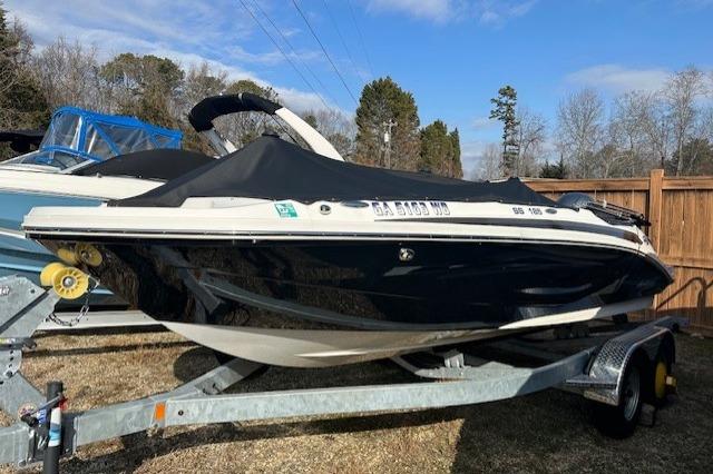 2021 Hurricane SunDeck Sport 185 OB