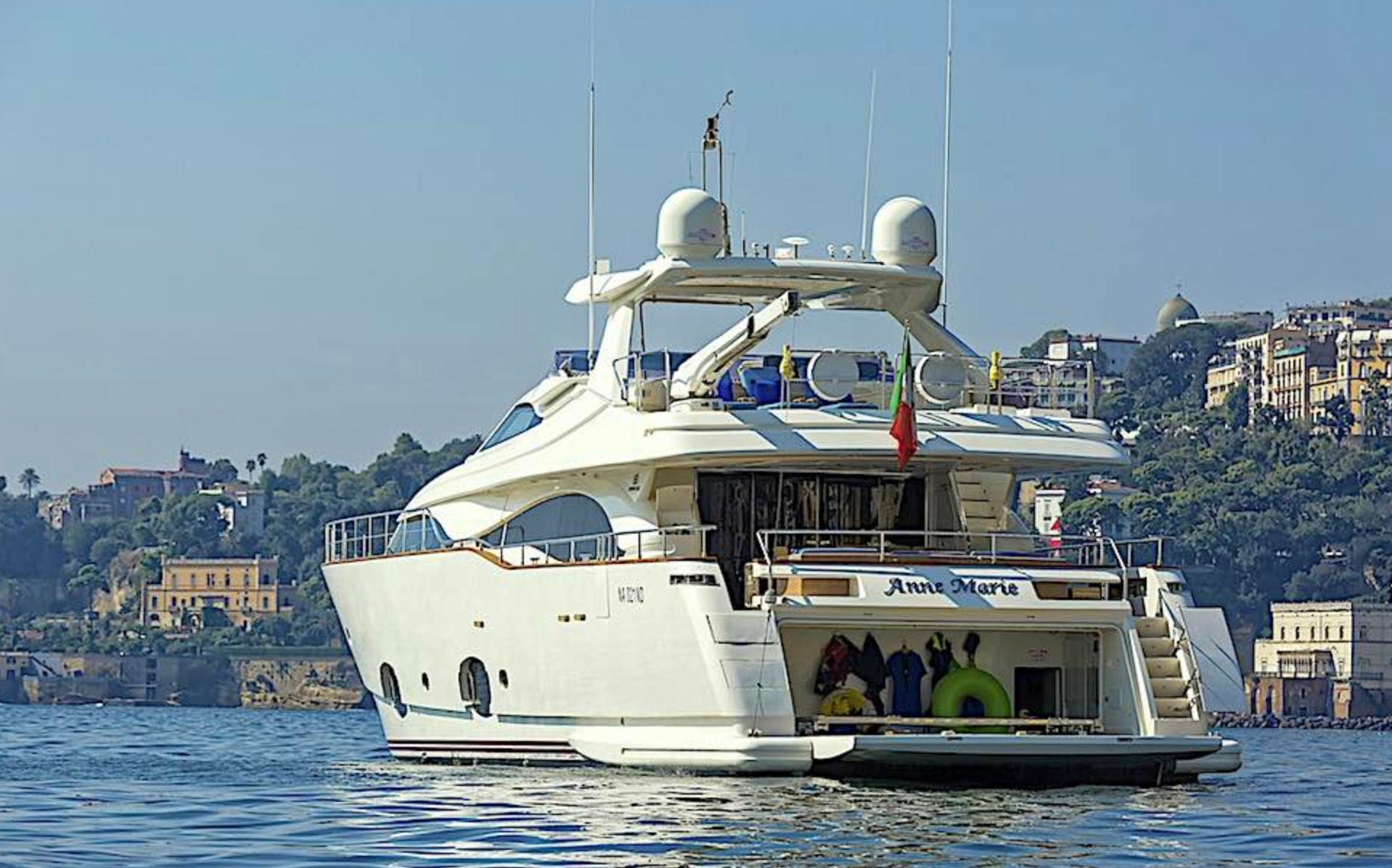 2007 Ferretti Yachts 97