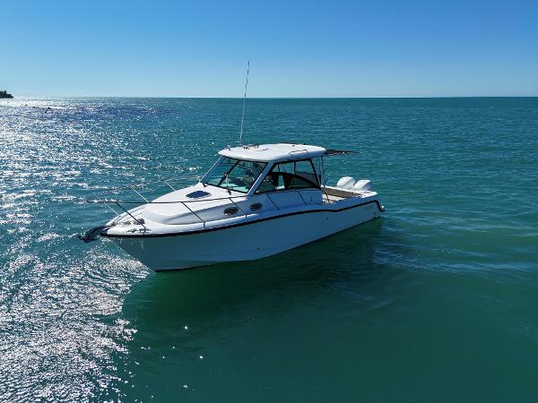 Photo of 2015 Boston Whaler 31'