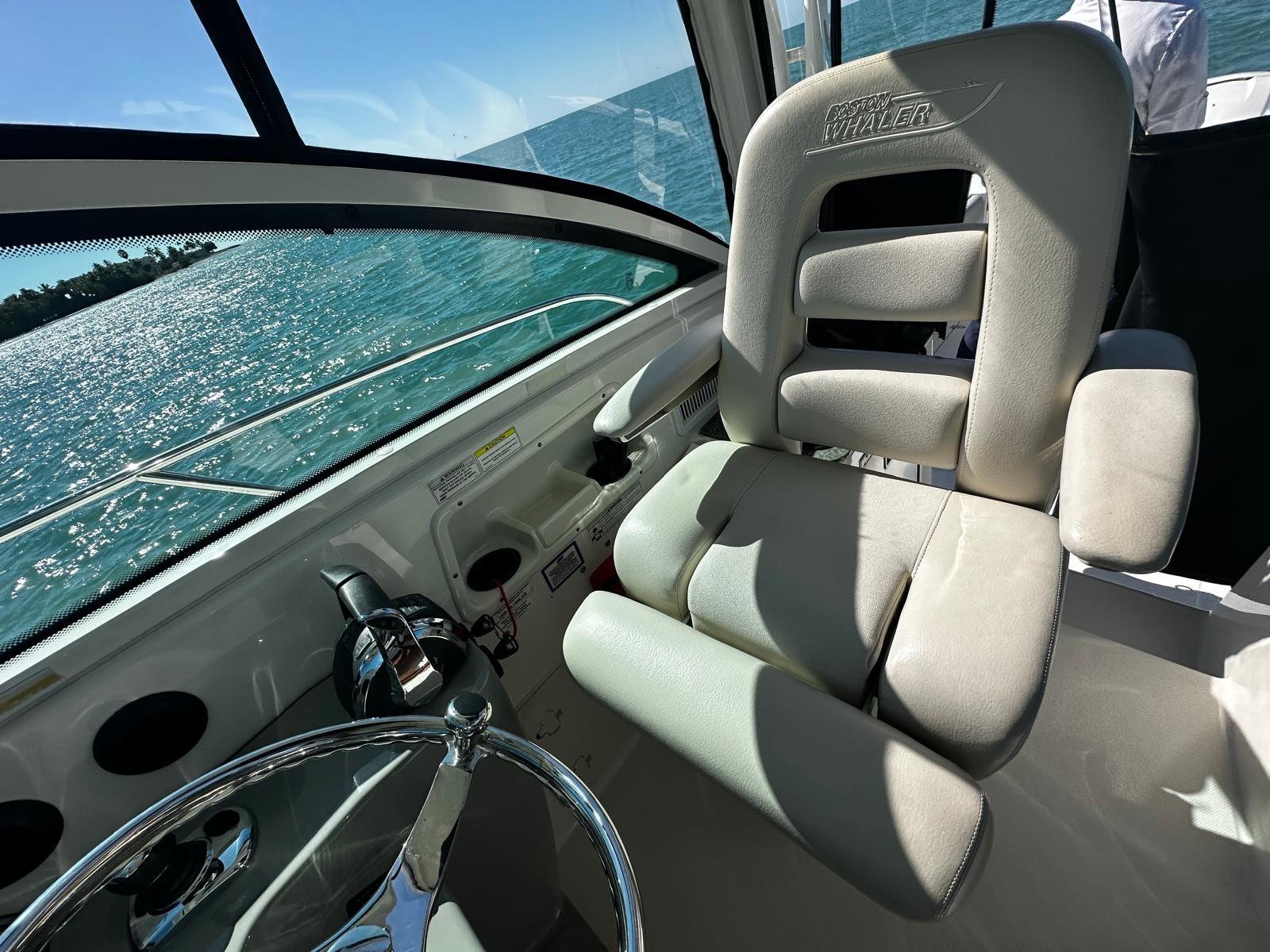 Boston Whaler-315 Conquest 2015 -PR-9659668 | Thumbnail