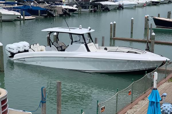 33' Renegade, Listing Number 100877435, - Photo No. 2