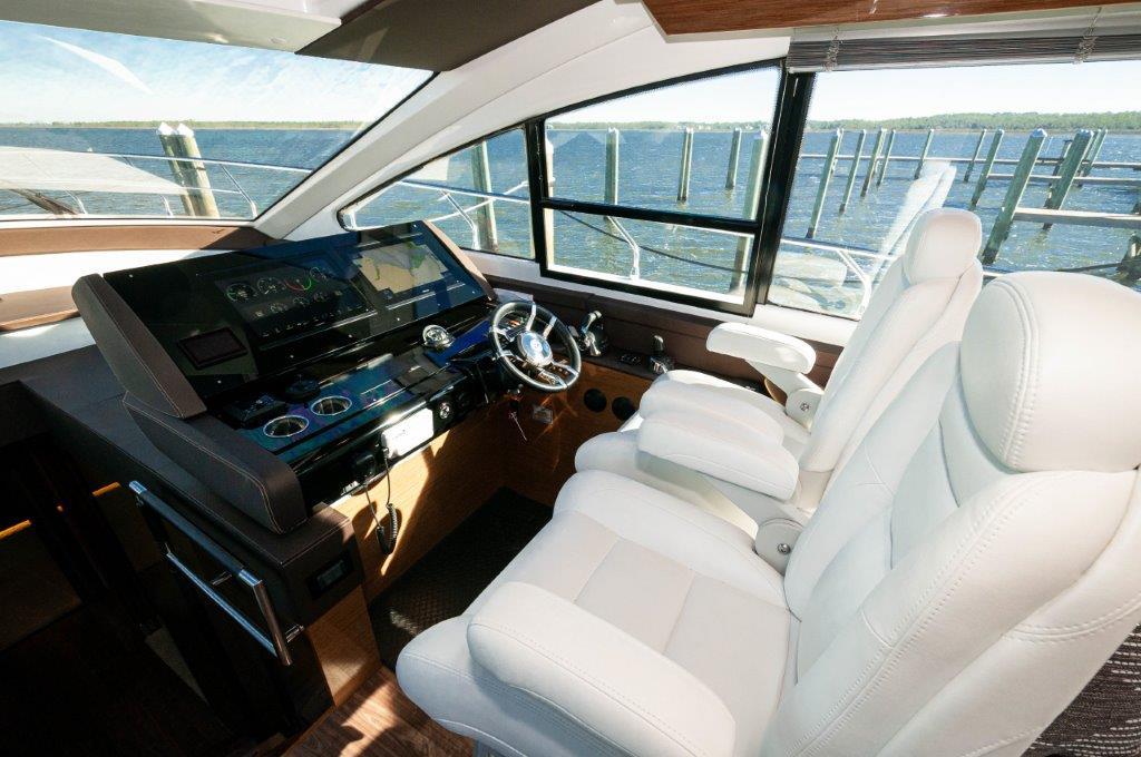 Harper Bell Yacht Photos Pics 2020 Cruisers Yachts- HARPER BELL- Helm Seating