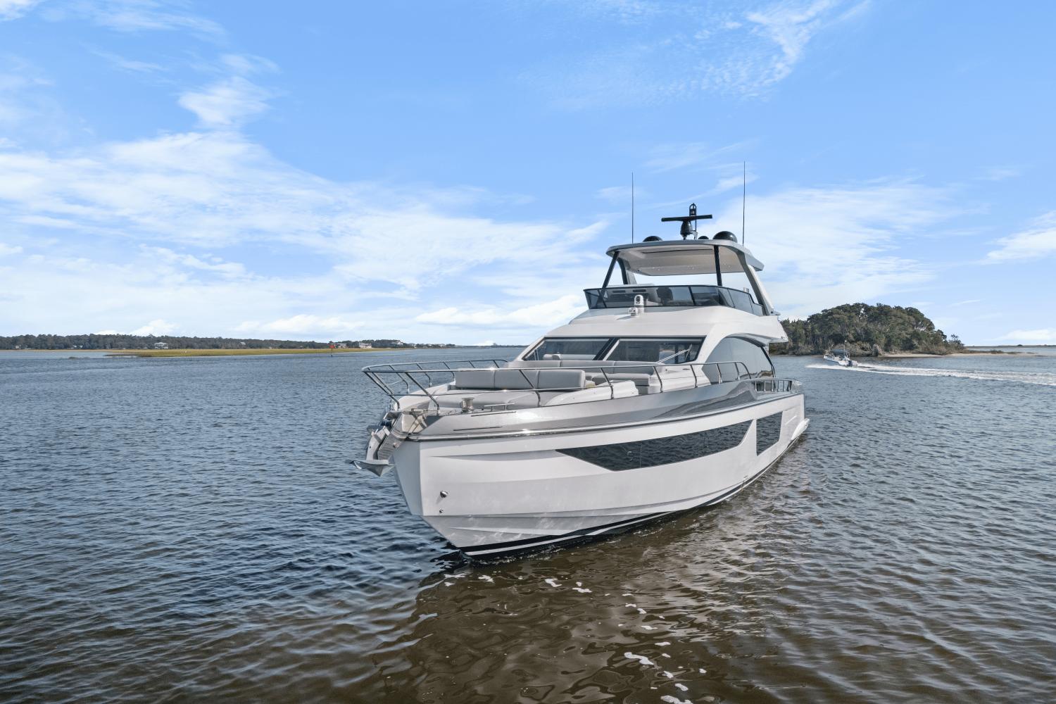 2023 Azimut 68