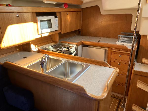35' Catalina, Listing Number 100893082, Image No. 4