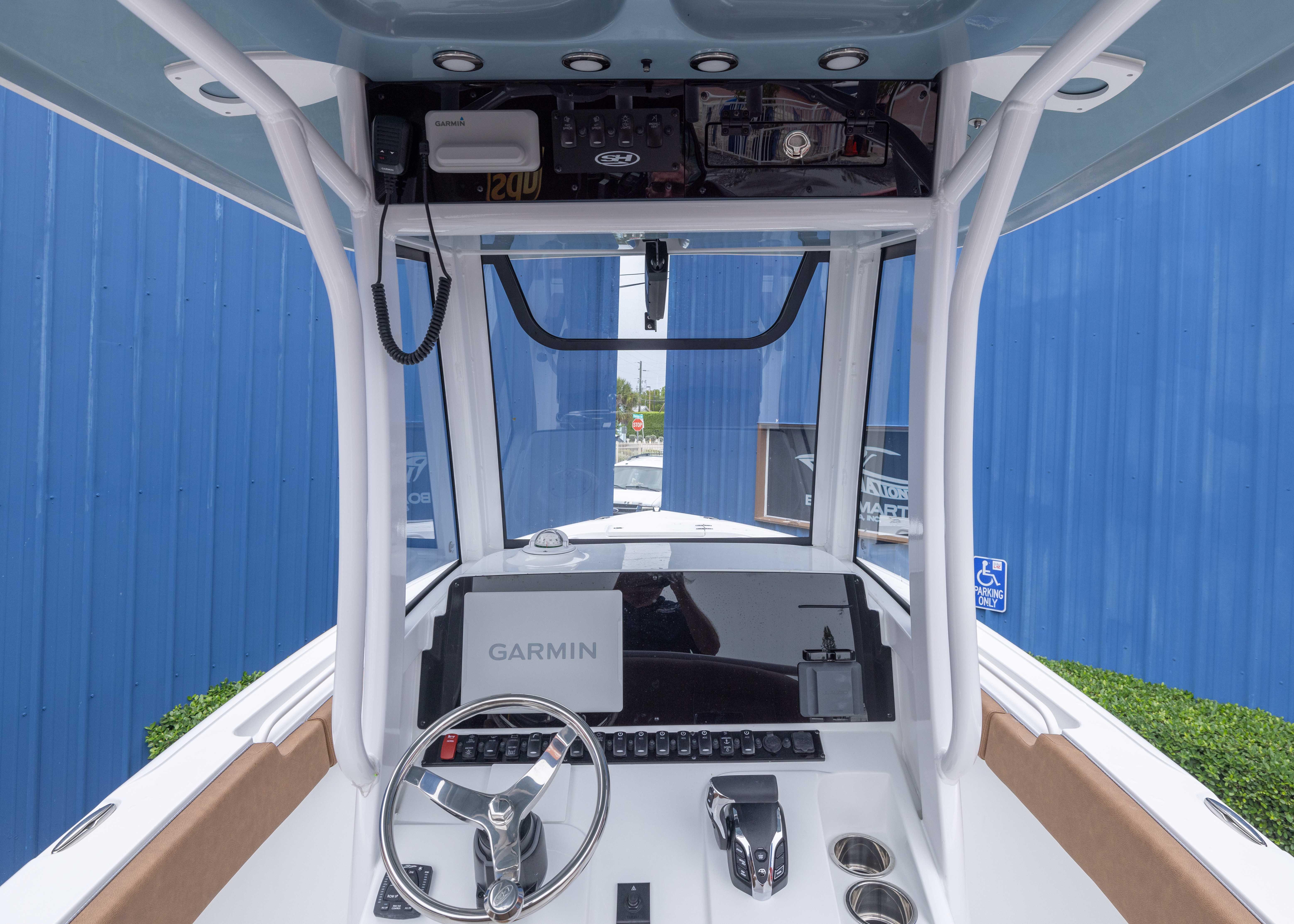 2026-sea-hunt-ultra-245-se-power-9829689-20250606091209885-1_XLARGE