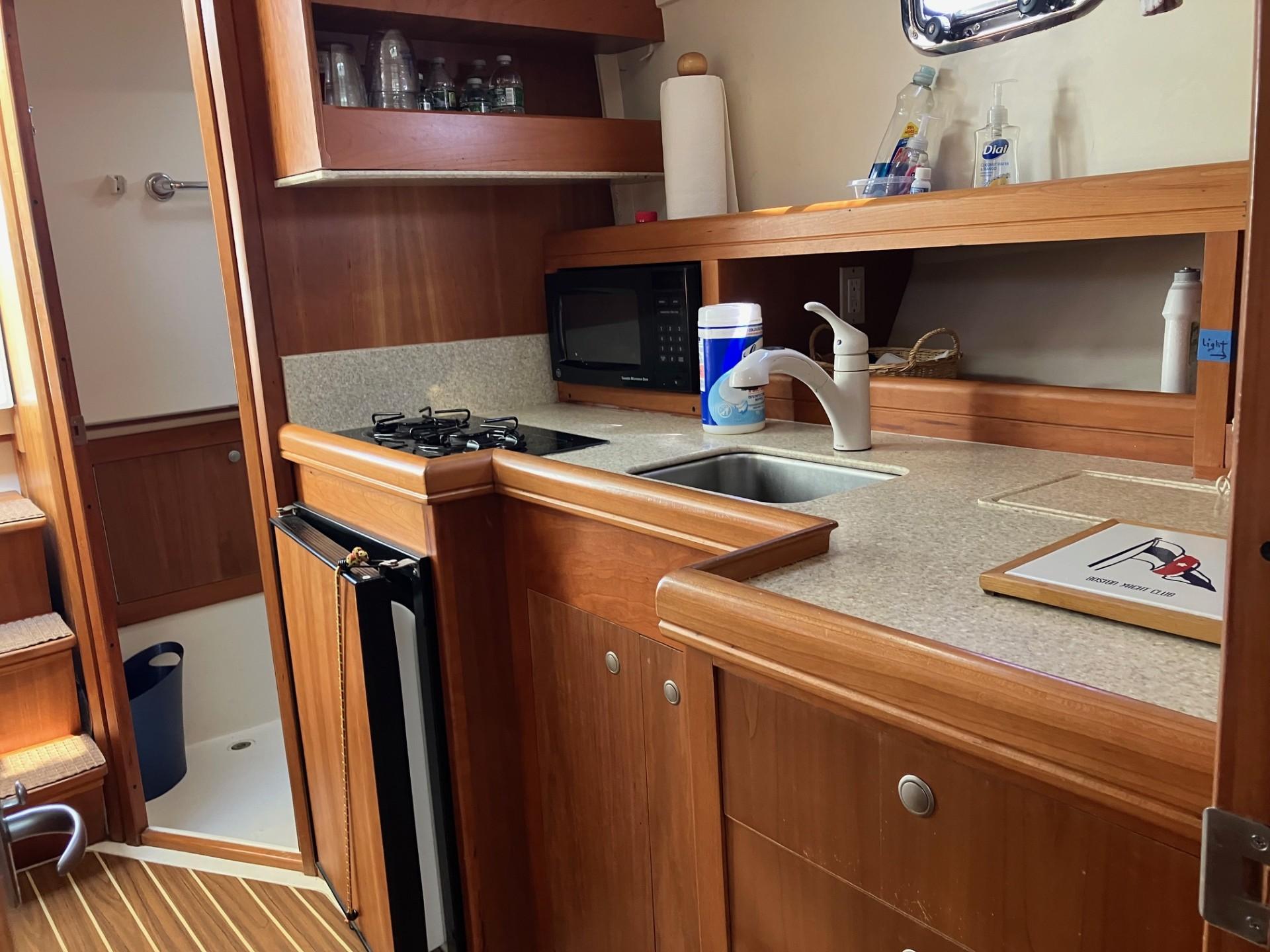 2005-mainship-pilot-34-sedan-power-9759609-20250415123605279-1_XLARGE