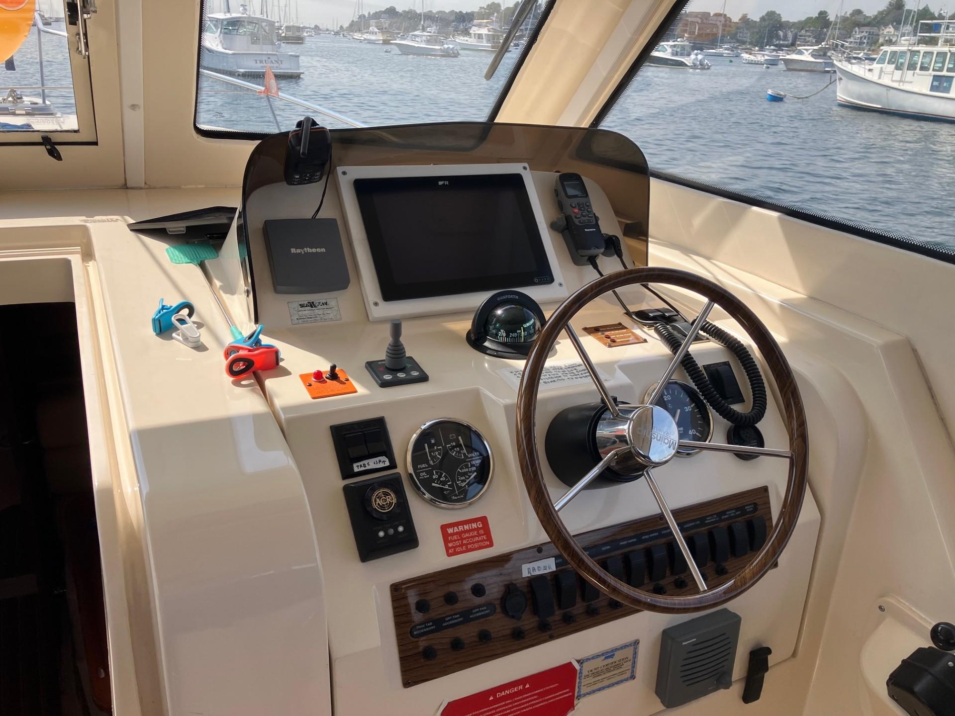 2005-mainship-pilot-34-sedan-power-9759609-20250415124005309-1_XLARGE