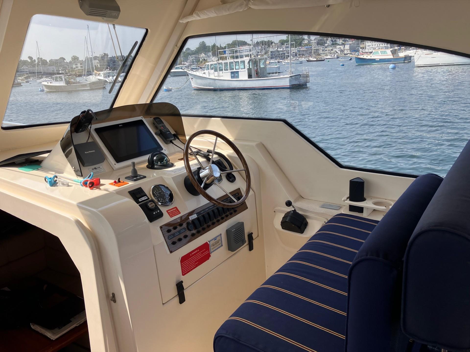 2005-mainship-pilot-34-sedan-power-9759609-20250415124008323-1_XLARGE