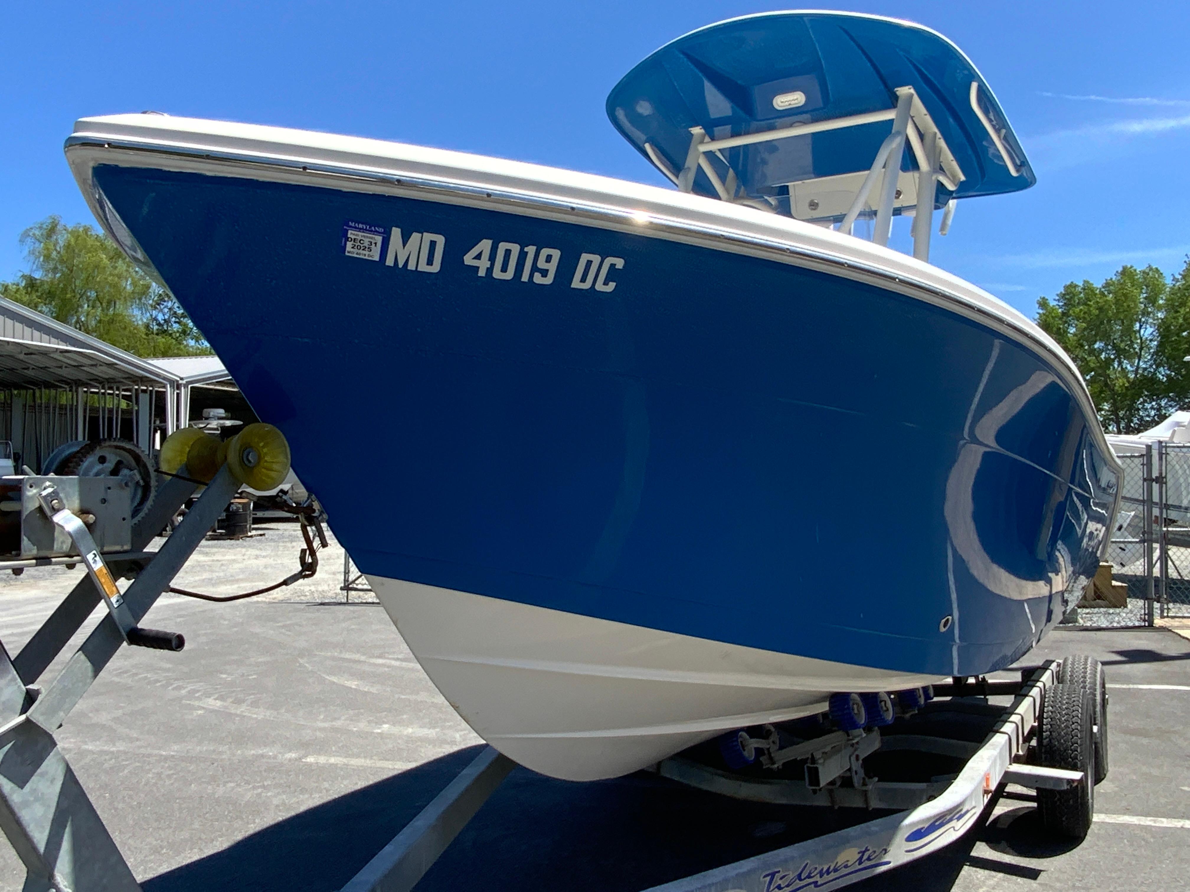 2019 Cobia 220 Center Console-4