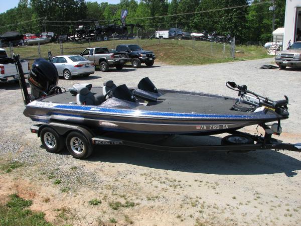 2017 Skeeter boat for sale, model of the boat is ZX225 & Image # 9 of 16