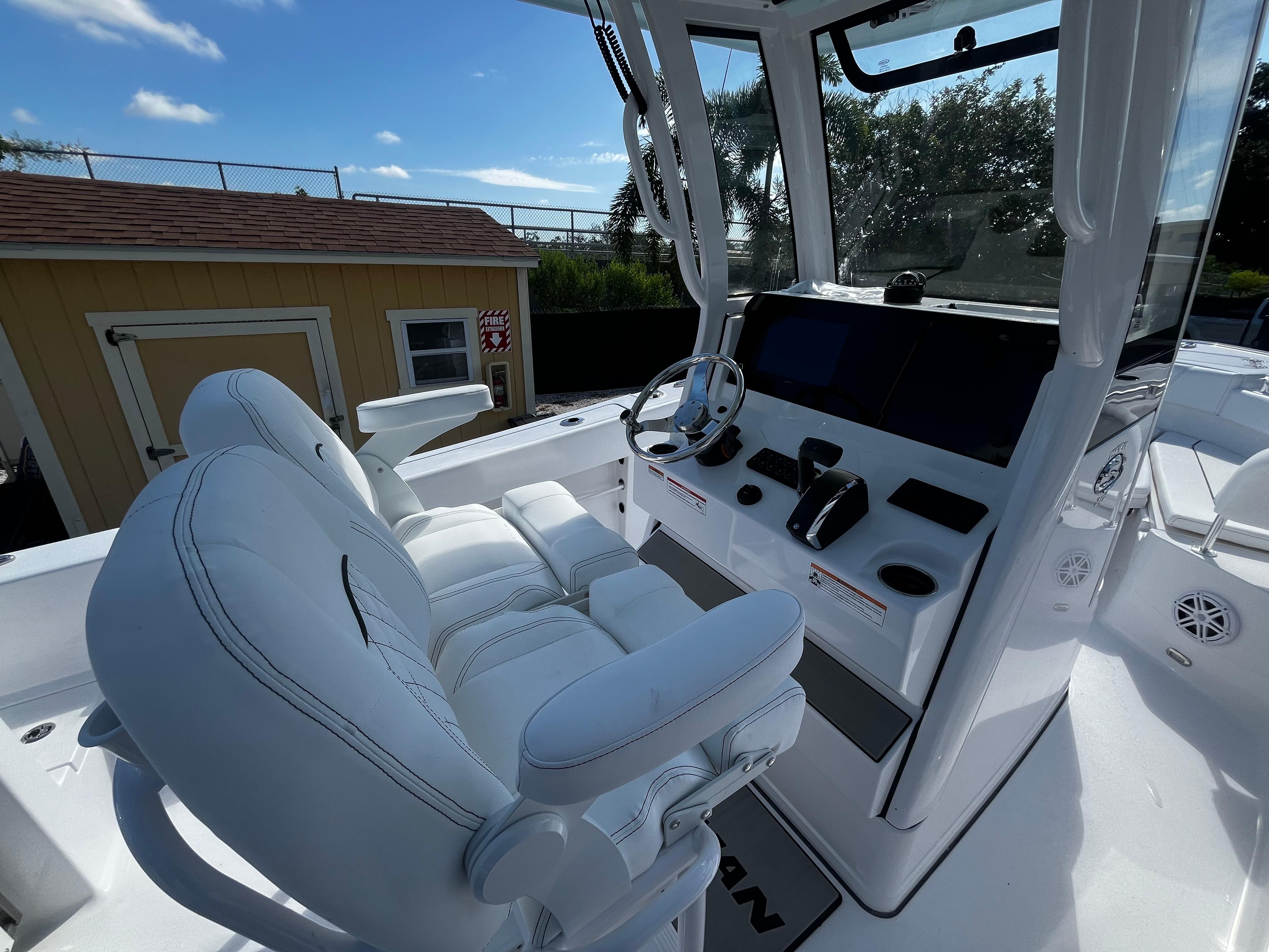 2025 Sportsman Open 212 Center Console-12