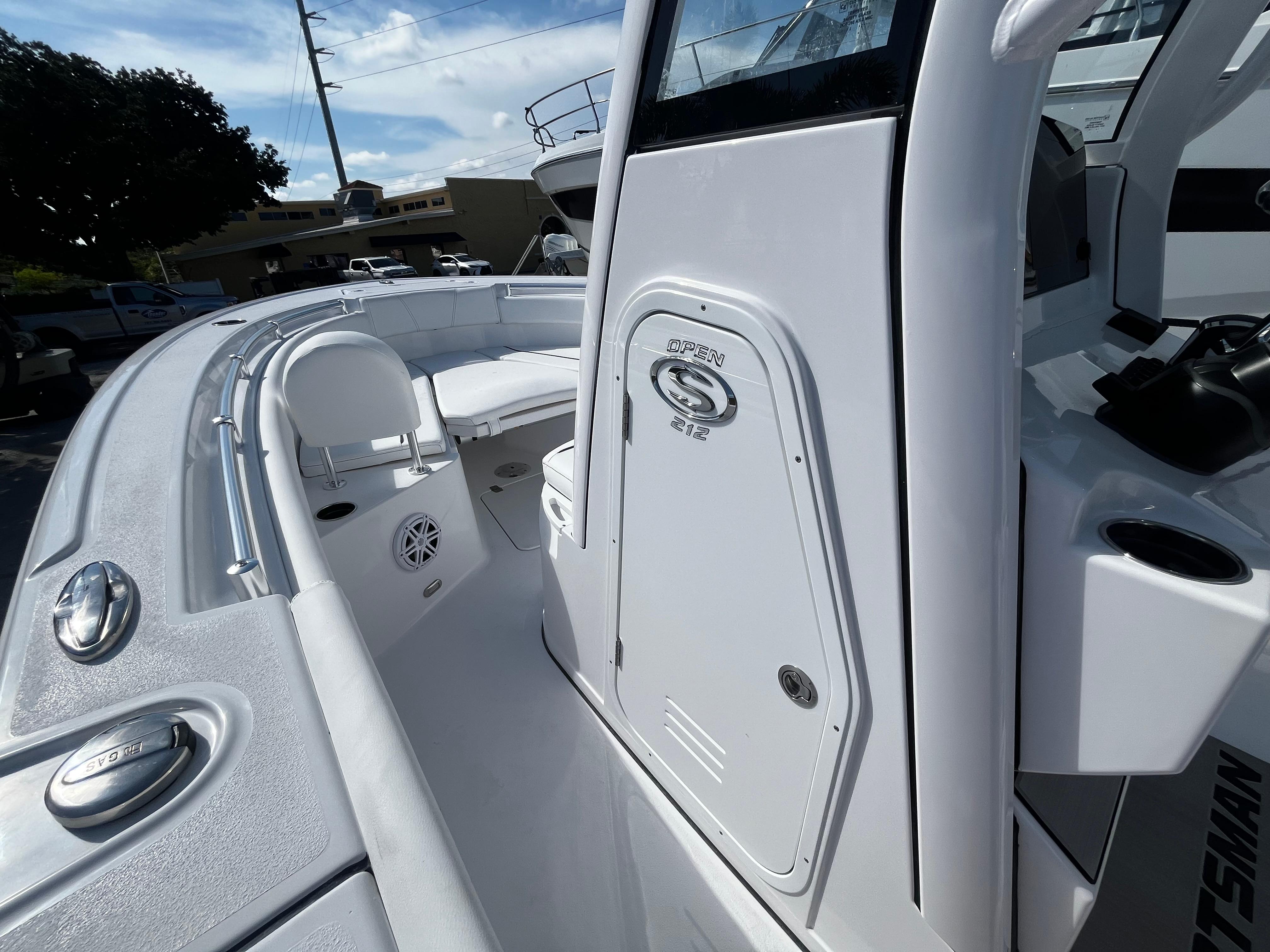 2025 Sportsman Open 212 Center Console-19