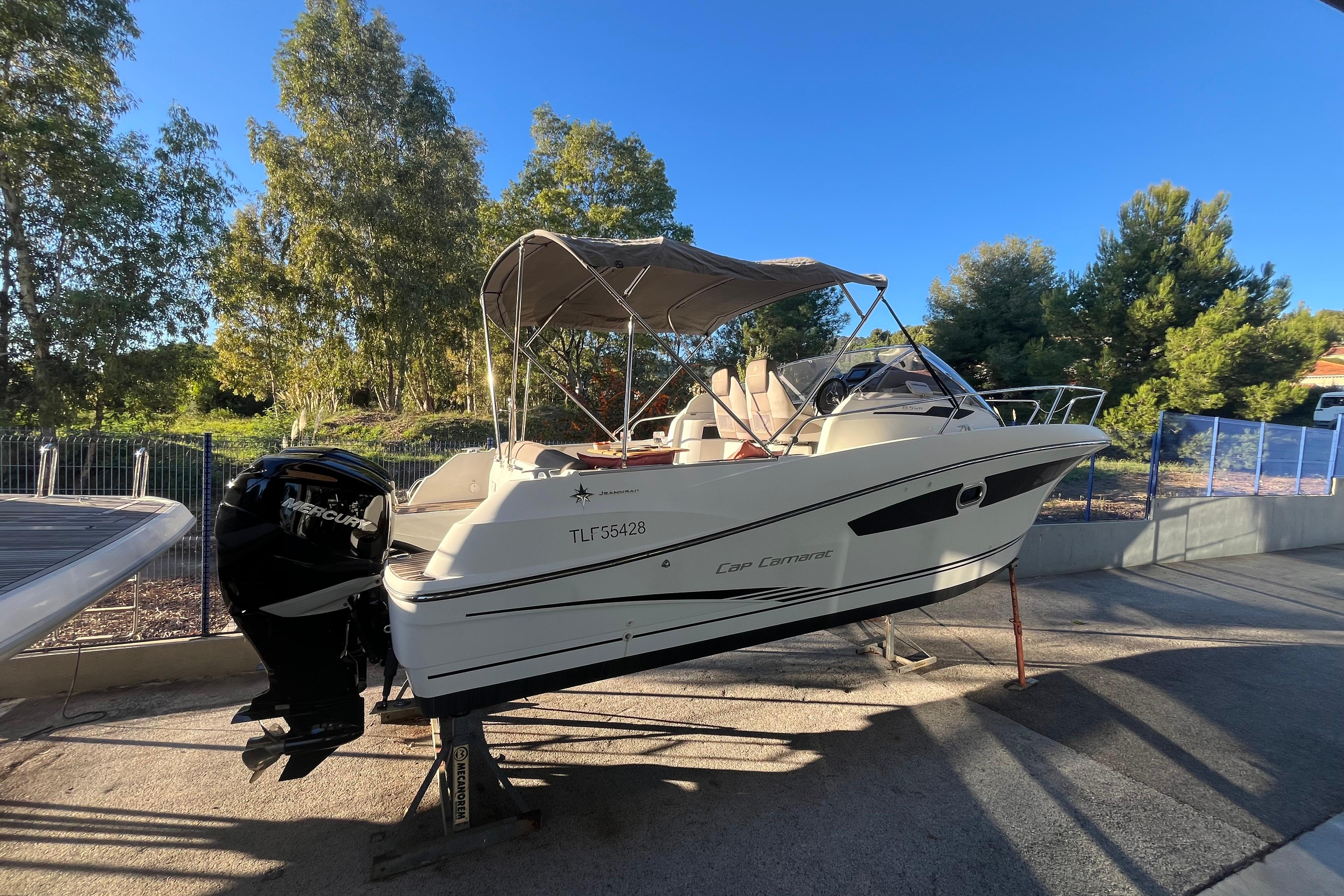 Jeanneau Cap Camarat 8.5 WA