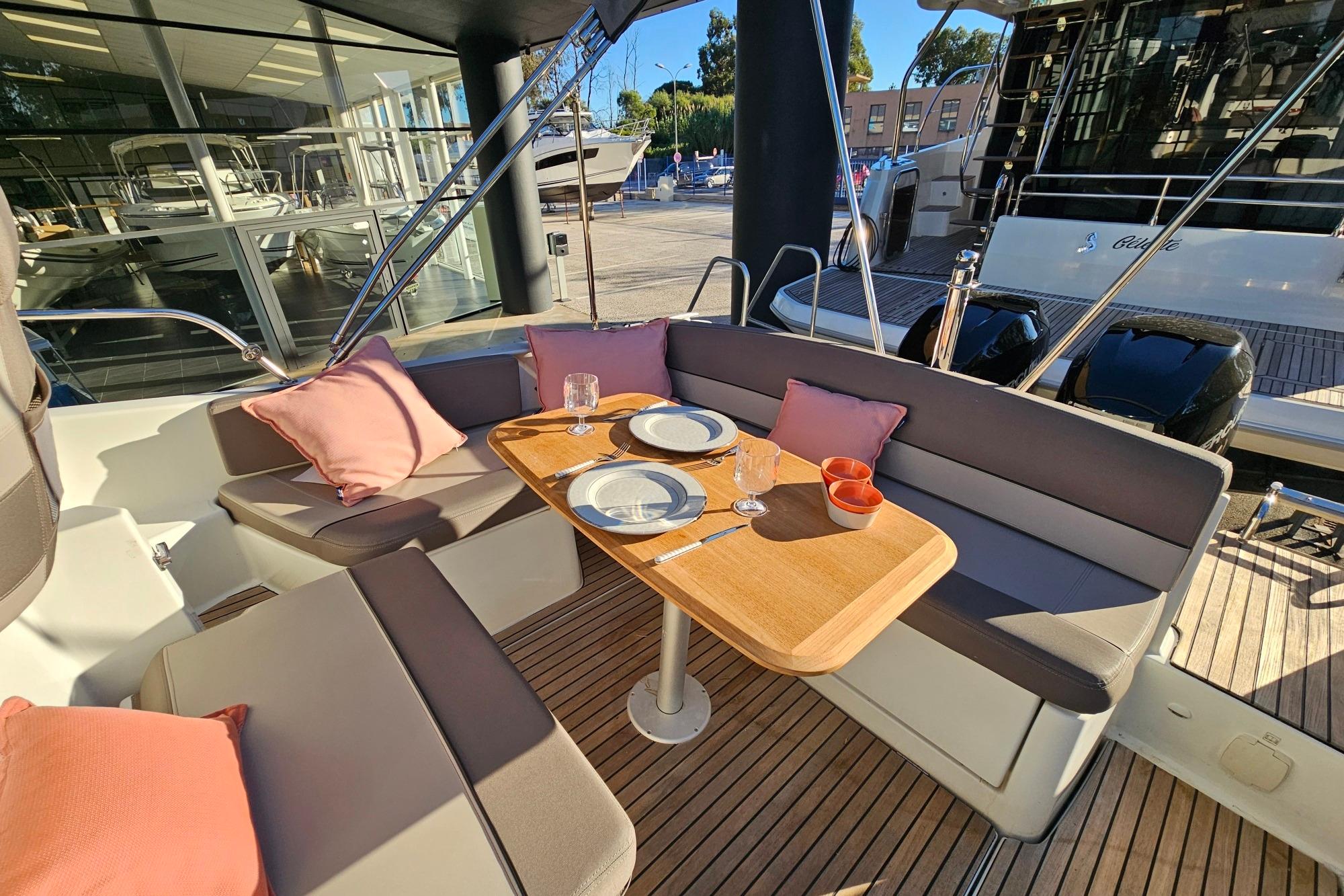 Jeanneau Cap Camarat 8.5 WA