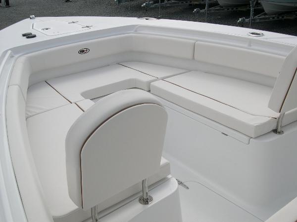 Gamefish 27 Forward Seat Photo 6